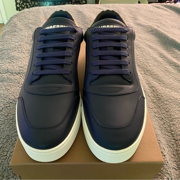 Burberry Robyn low top lace up sneaker size UK 13 - Picture 2 of 8